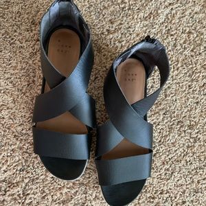 A Nee Day black sandals